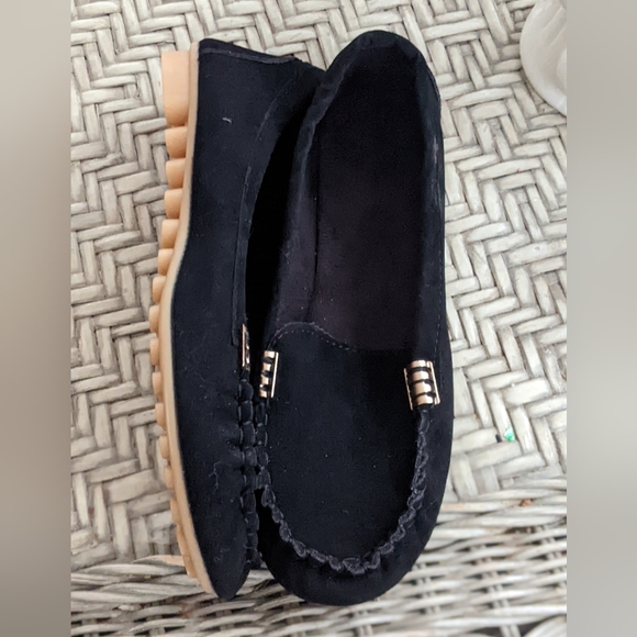 Comfy Soft & Narrow Loafers Size 6.5 - Picture 3 of 4